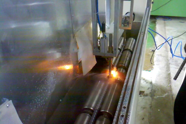 导轨淬火机床-影响淬火变形的关键要素