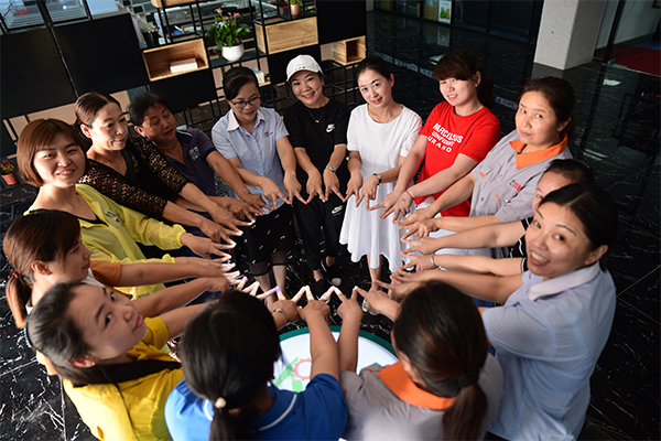 广东中频淬火机厂家----3.8女神节一个温馨的家